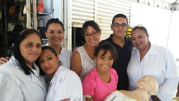 Tenda da Saúde Feira dos Importados - 14/05 Manhã - Diretora Gabriela Jacarandá
